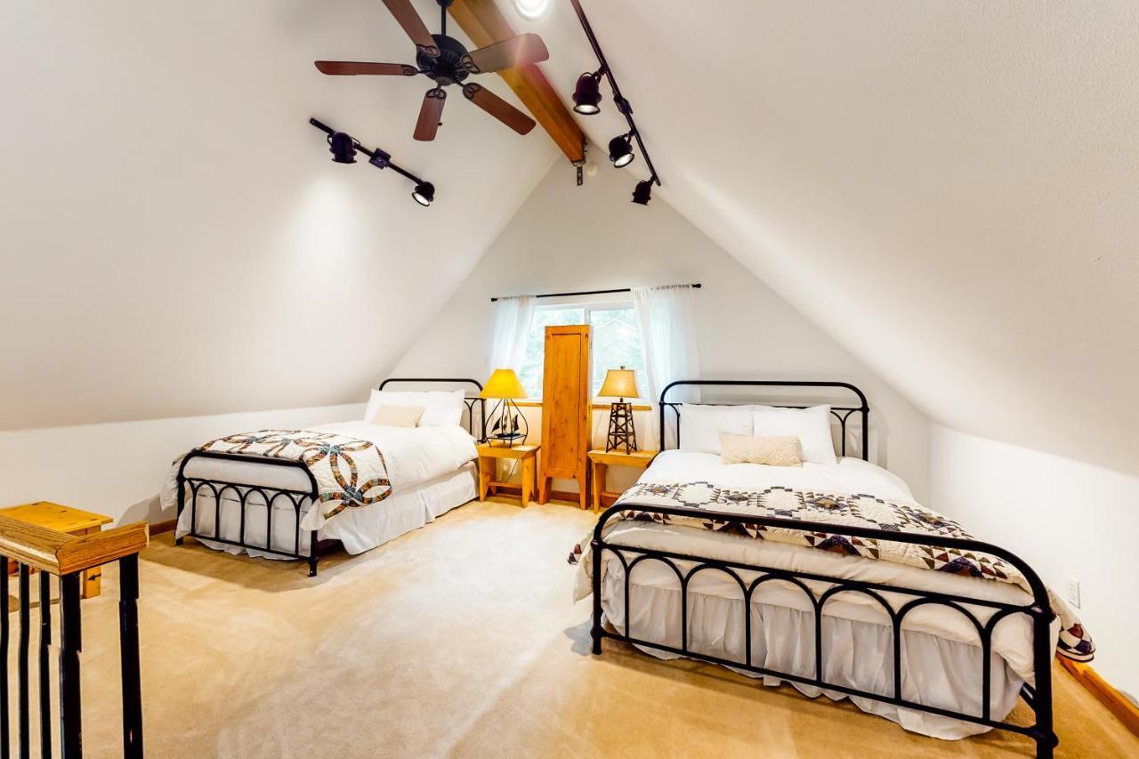 Alpine Home Lilliwaup Экстерьер фото